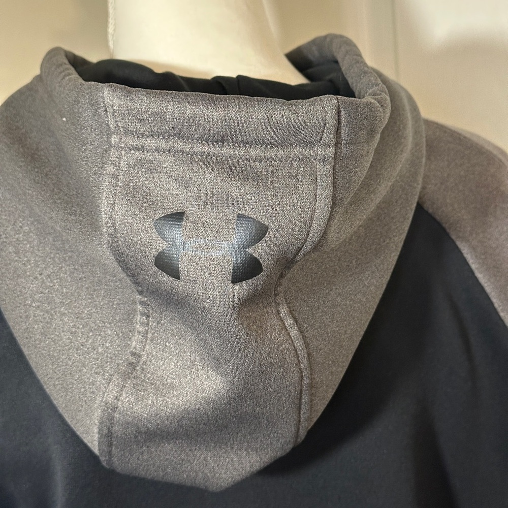 Men’s Under Armour hoodie. - Picture 4 of 10